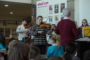 The Glasgow Barons and Oakwood Primary visit Platform